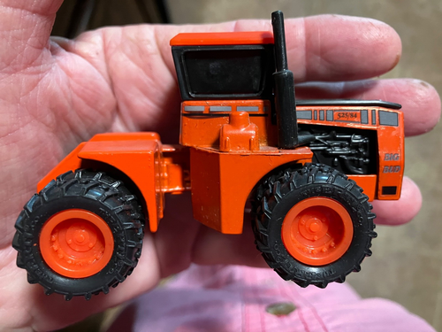 3 Vintage Diecast Ertl 1/64th Scale Big Bud 4x4 Tractors - Picture 6 of 8