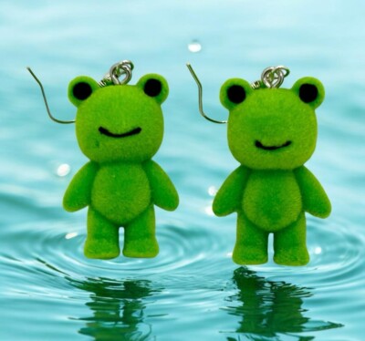Handgefertigte GRÜNE FROSCH OHRRINGE Flock SÜSS Frosch GESCHENKTÜTE süß GEMISCHTER DOLLY
