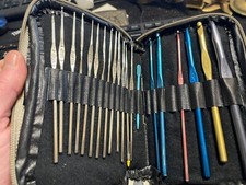 Vintage Crochet Hooks Boye Lot of 21 Metal Hooks in Original Storage Case