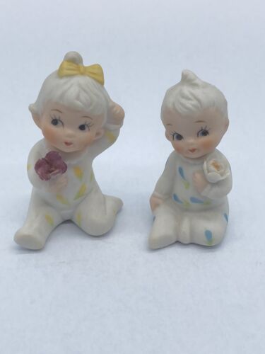 Lot Of 2 1960s Napco Girl BABY OF THE MONTH Yellow Flower & Bow 9878 Blue Pedals - Picture 1 of 9