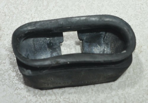 VW Gol 3 III 1H1 (91-97) Gummi Dichtung Tür Fangband vorne Re Li #39195-B237