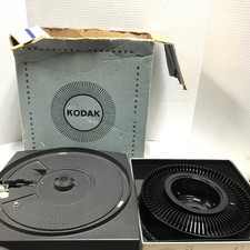 Vintage Kodak Carousel 600 H Slide Projector  Tray No Remote Powers On