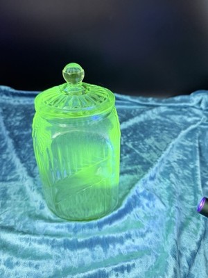 Vintage Anchor Hocking Uranium Vaseline Depression Glass Large Container W/Lid