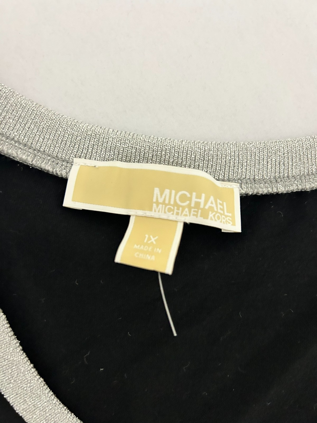 Michael Kors Womens Blouse Black Sz 1x silver neck good pre-owned condition thumbnail 2