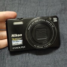 Nikon COOLPIX S7000 Black CCD Digital Camera 16 MP 20x Optical Zoom English