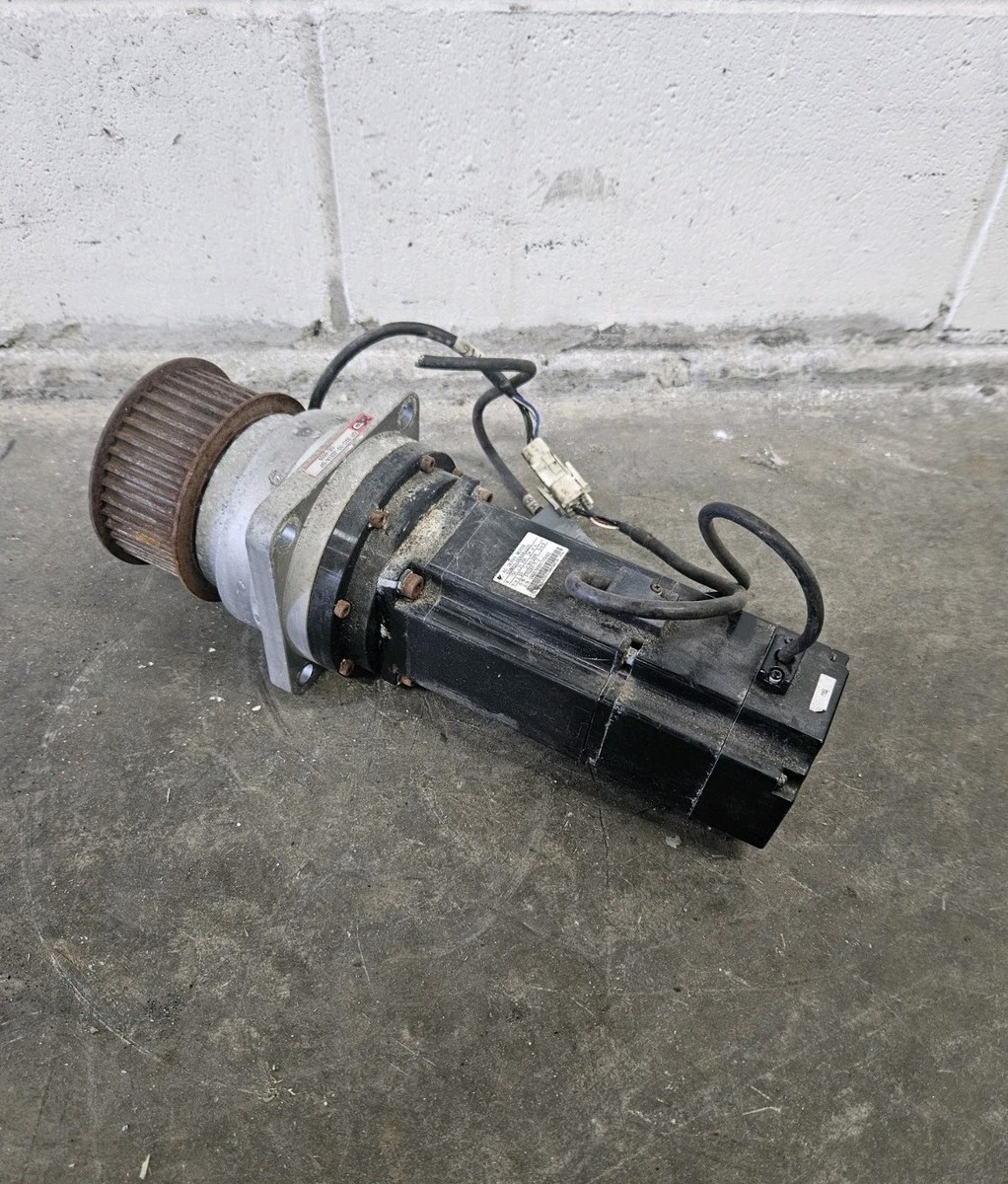 Yaskawa SGMAH-08AAAJ32C AC Servo Motor w/ HD Systems Reducer