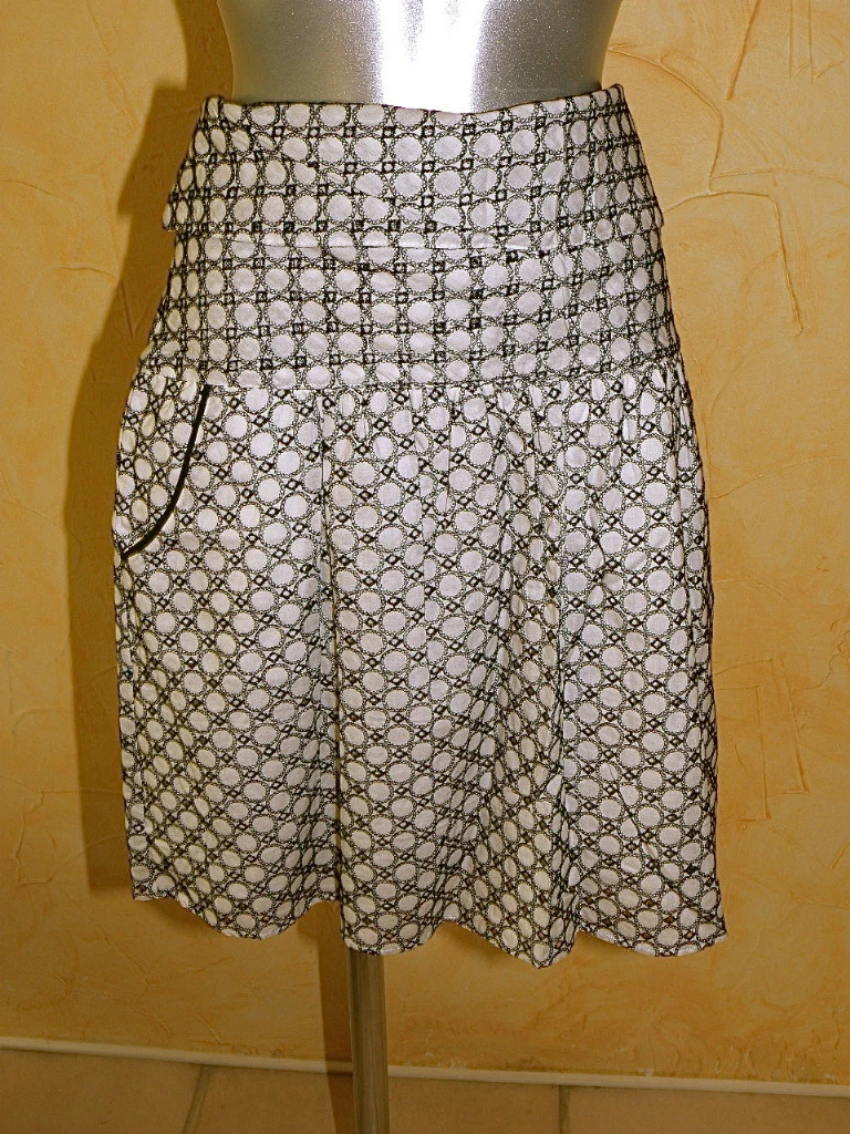 Massao Embroidered English Skirt Size 42 FR 46I New With Tag Value 87€