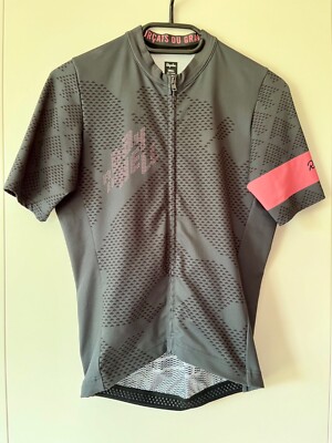 Rapha Trikot ''A Day In Hell'' Herren S mit Mütze und Socken (Limited Edition)
