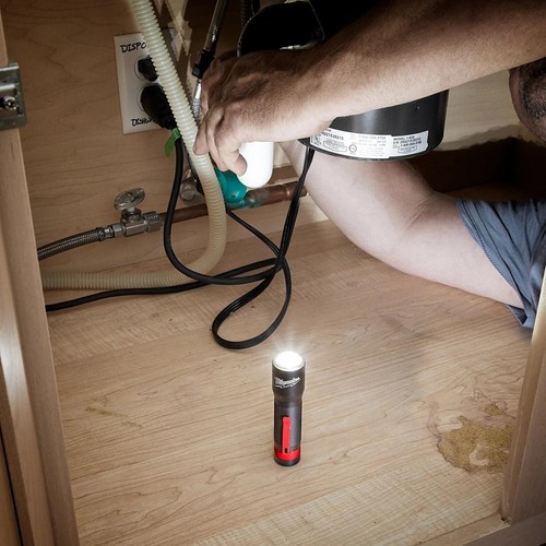 Milwaukee ML-LED Cordless TRUEVIEW 350 Lumen Alkaline Flash Light - Picture 4 of 5