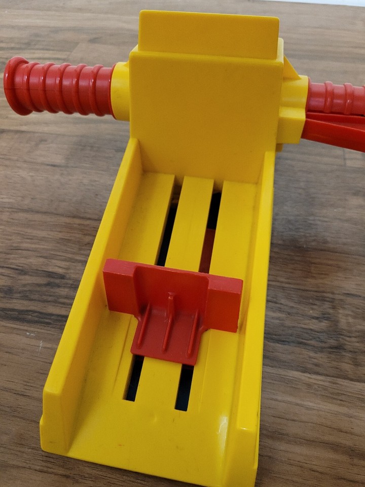 Vintage 1965 Peanuts Snoopy Scooter Shooter toy . Launcher Only | eBay