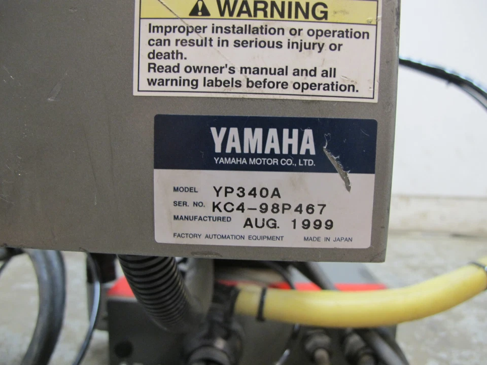 Conjunto de robot Pick Place Yamaha Motor Company YP340A YP340-A P50B04006DXS07 Foto 2 de 4