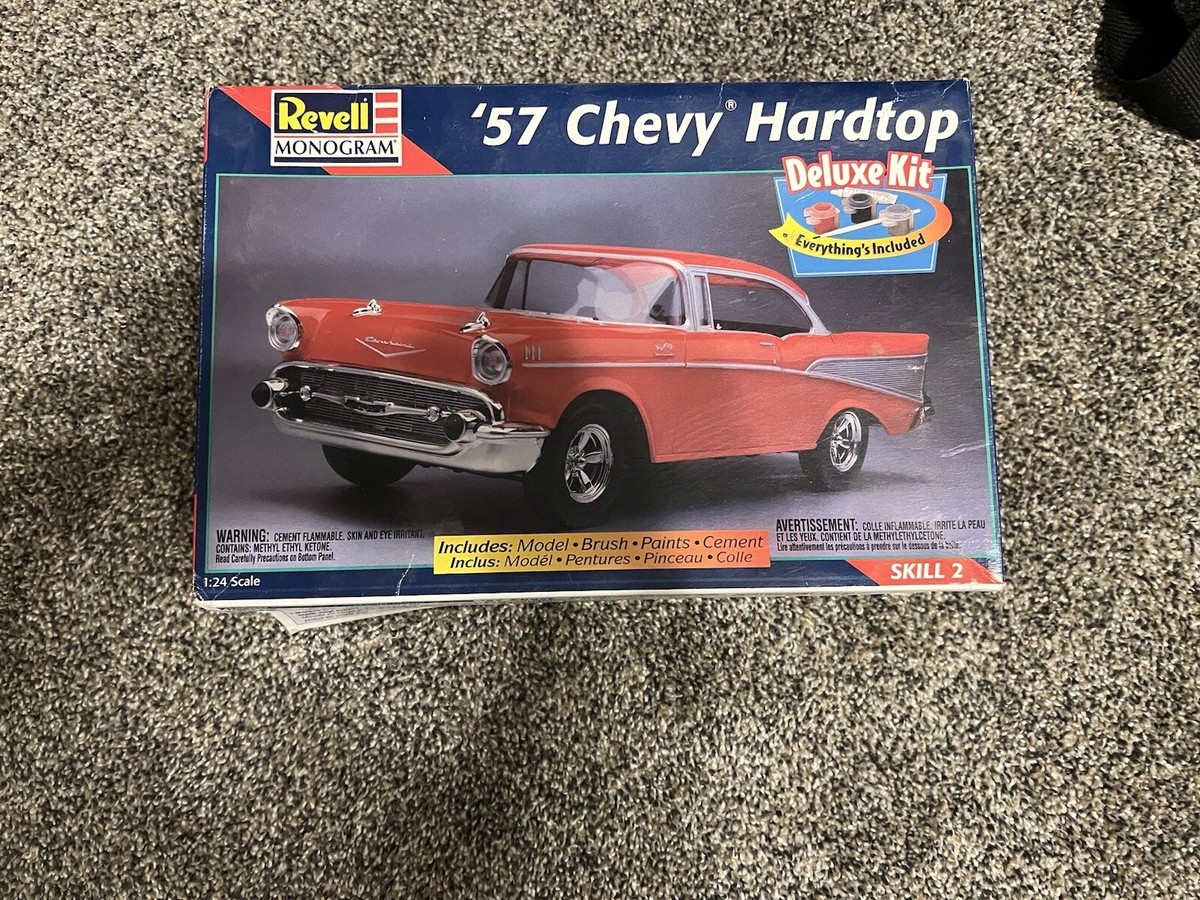 '57 Chevy Hardtop 1:24 スケール Revell、未開封品 Revell Monogram '57 Chevy Hardtop 1:24 Model Kit #85-2225