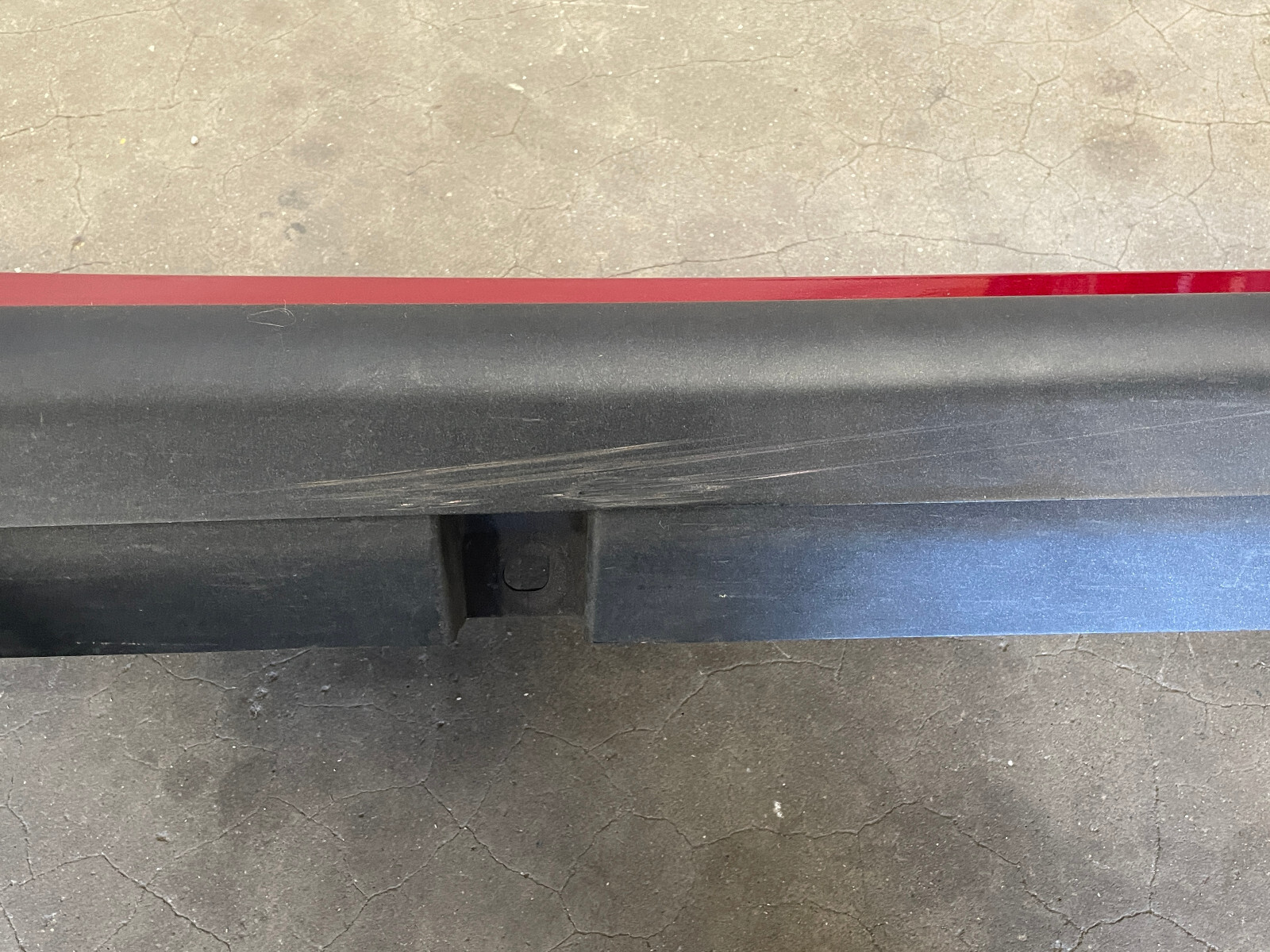 14-17 Maserati Ghibli S Right Side Skirt Rocker Panel Molding Trim Red 1504 OEM