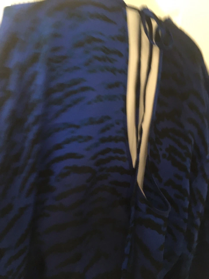 Corbata trasera túnica de seda azul Madison Marcus XS en muy buen estado Foto 2 de 3