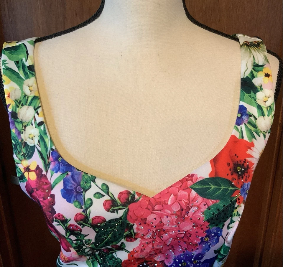 Vestido VENUS Blanco Floral Estrás Adornado Volantes Borde Sin Mangas Elástico M Foto 2 de 4