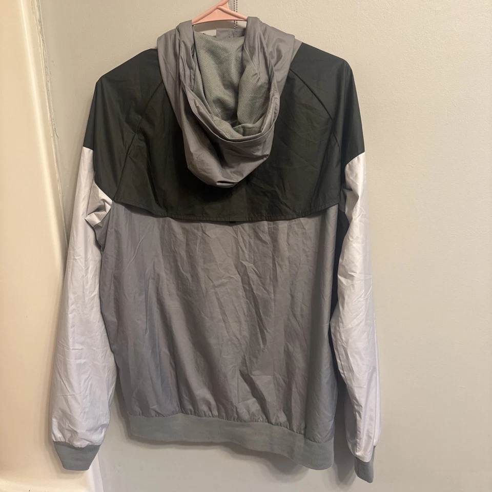 Chaqueta con Capucha Nike Sportswear Windrunner Talla M Para Hombre Beige Oscuro Talla Foto 4 de 4