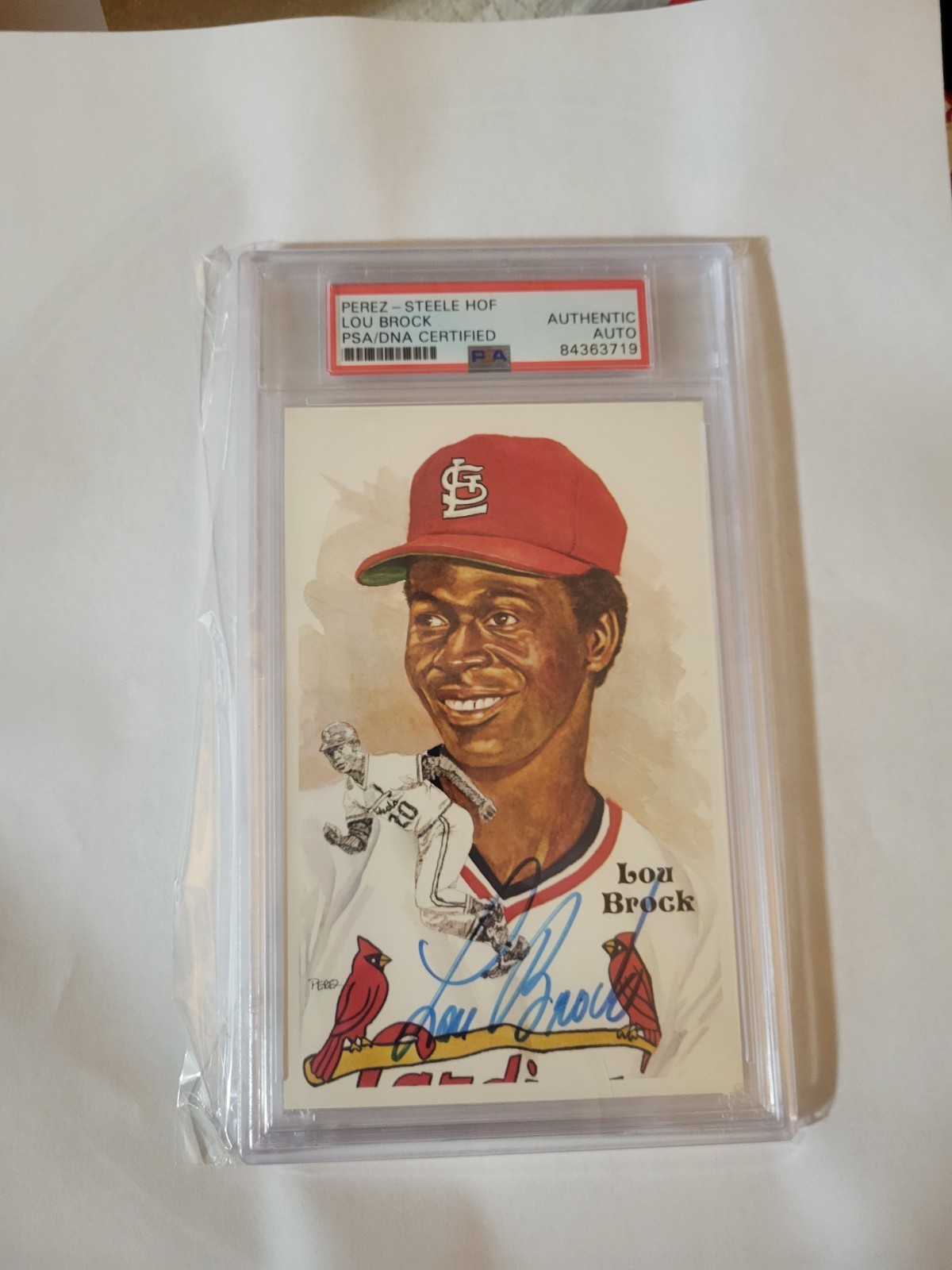 Perez Steele HOF Postcard Lou Brock Autographed PSA Authenticated