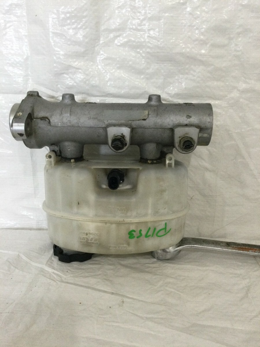 2014 Chevrolet Silverado 2500 Brake Master Cylinder w Reservoir 