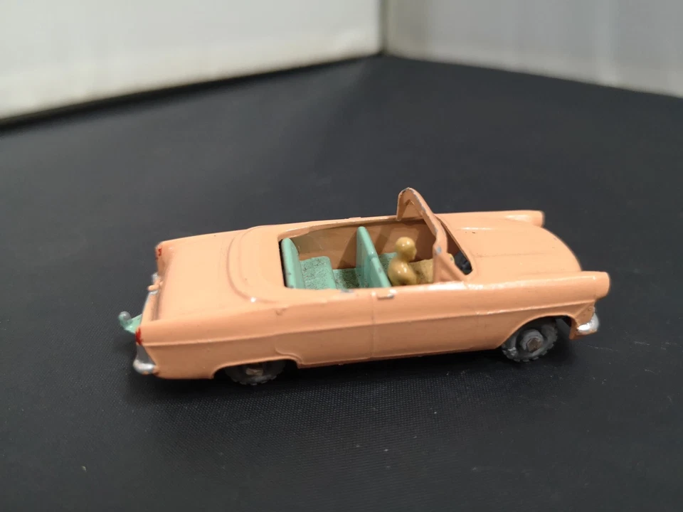 P446-MATCHBOX LESNEY No39A FORD ZODIAC CONVERTIBLE. - Image 3 of 4