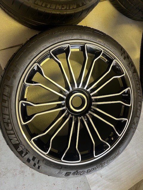 Authentic Porsche 918 Spyder Original 20/21" Factory Wheels, Michelins, TPMS Set