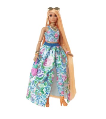 Mattel Barbie Extra Fancy Puppe im blauen Kleid mit Blumenmuster