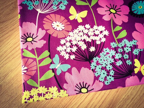 134. 135. VB Flutterby Butterfly 100% Cotton Fabric. Price per 1/2 metre - Picture 3 of 3
