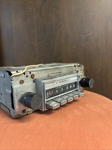 1970-1972 70 71 72 Oldsmobile Olds Cutlass 442 F85 AM Radio Model 23APB1 - Picture 6 of 11