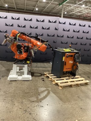KUKA KR 70 R2100/SEL ROBOT W/ KRC4 CONTROLLER 6-AXIS 70KG 2101MM USED