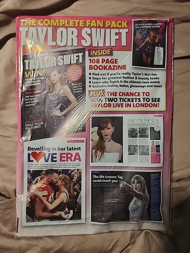 2024 Ultimate TAYLOR SWIFT Fan Pack Postcards, Art Cards, Posters, Stickers ICON - Picture 3 of 4