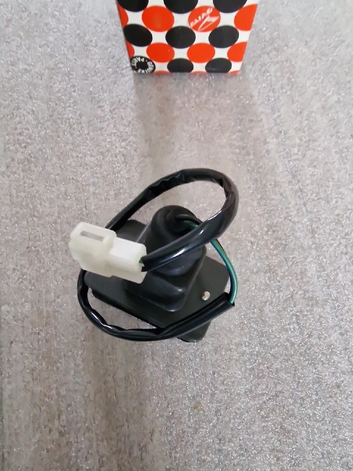 8173087605 DAIHATSU SIGNAL LAMP GENUINE NEW - Image 3 of 4