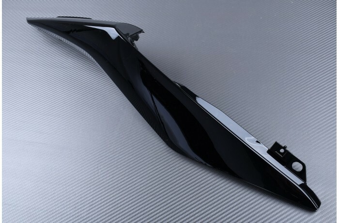 Remplacer un carénage rayé avec le codone destro nero pour Yamaha YZF R3 2016