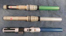 3/LOT HASBRO RETRACTABLE STAR WARS TOY LIGHT SABERS 2 WORKING 1 NOT