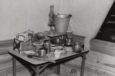 Innenraum der Bauarbeiterhütte 4x6 Foto