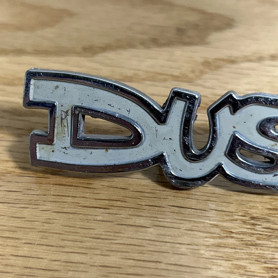 MOPAR 1972-1976 PLYMOUTH PLUMERO PLACA DE IDENTIFICACIÓN CROMO GUARDABARROS EMBLEMA P/N 3680304  Foto 2 de 4