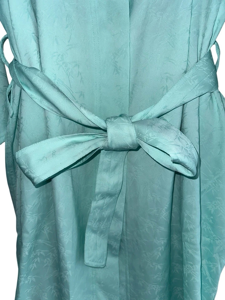 Wynn Las Vegas Grand Spa Steamboat Springs Adult Robe OSFM Blue Terry Lined - Image 2 of 4