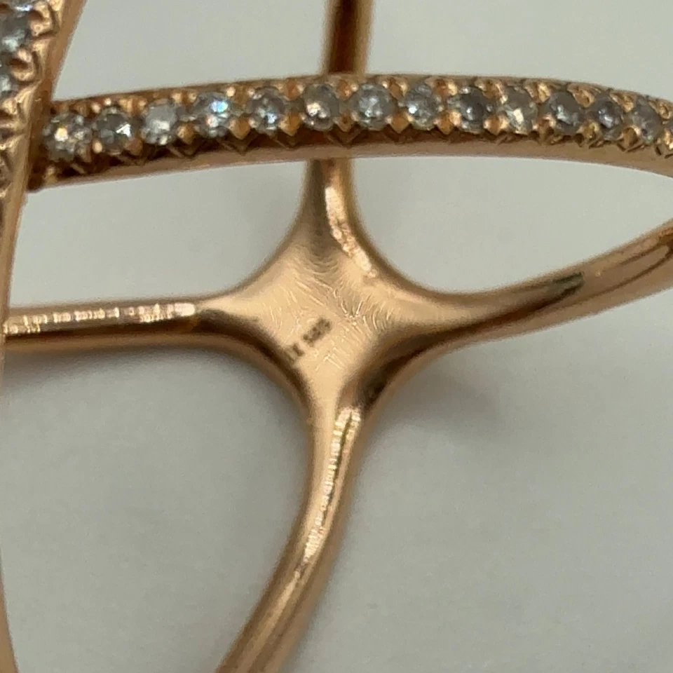 Anillo cruzado de diamantes pavé de oro rosa de 14K 3,0 gramos X cruzado  Foto 2 de 4
