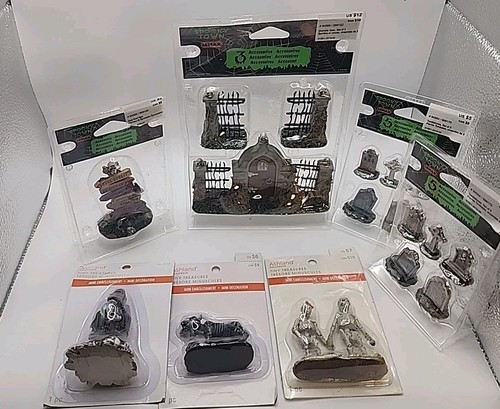 Halloween Village Miniature Figures Pack