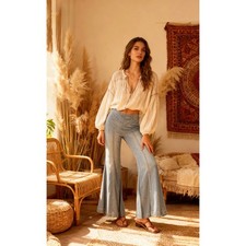 Free People We The Free Cha Cha Penny Pull On Flare Jeans Light Wash Blue 30