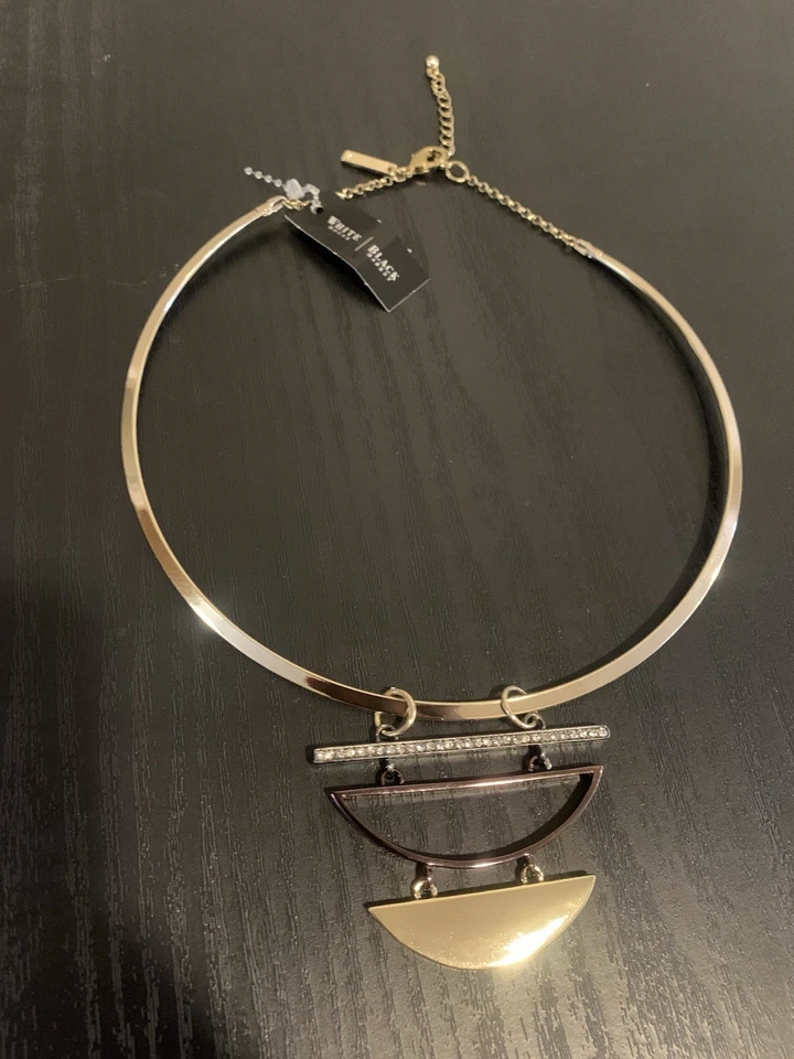 ($50) Collar de cuello de mercado negro de la Casa Blanca para mujer Foto 2 de 4