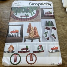 Simplicity Pattern S9437 Christmas Holiday Decor Stockings Tree Skirt More