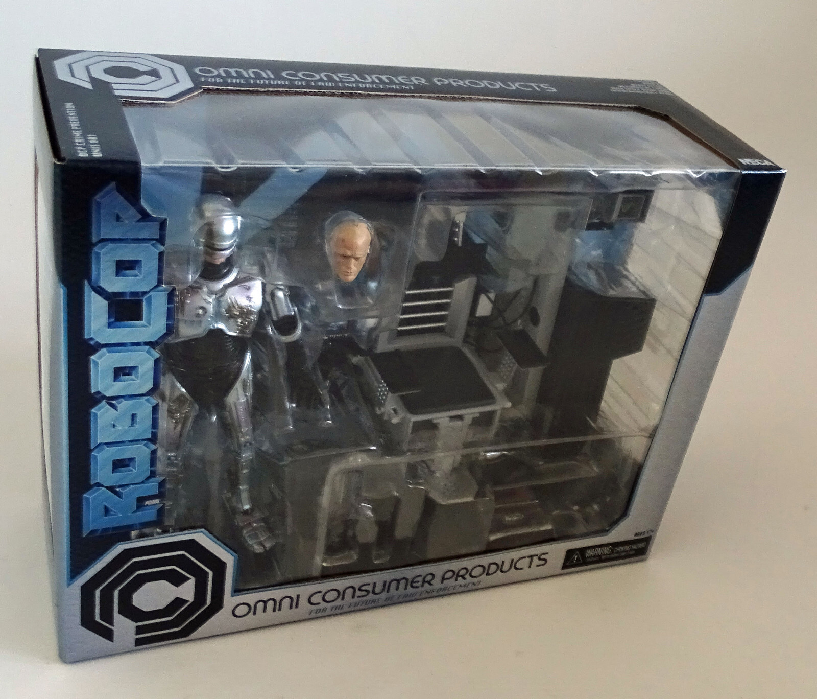NECA RoboCop Actionfigur Ultimate Battle Damaged RoboCop with Chair 18 cm - Image 5