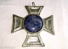 JOLI PENDENTIF " CROIX " EN ÉTAIN ET PIERRE BLEU 