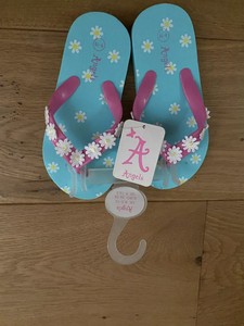 monsoon flip flops