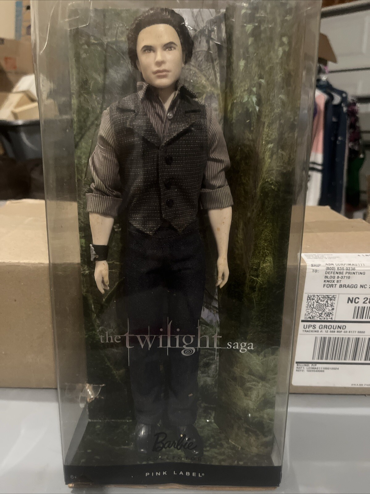 Twilight Saga Emmett Collector Doll Barbie Pink Label Collection New