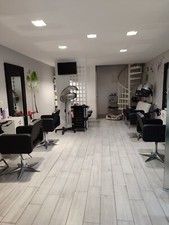 arredamento completo negozio parrucchiere