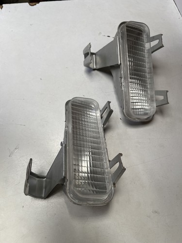 1977 - 1979 Caprice Impala Front Bumper Turn Signal Parking Light Left And Right - Picture 3 of 9