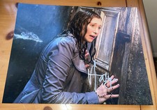 Vera Farmiga signed 11x14 Photo Vera Farmiga signed 11x14 Photo