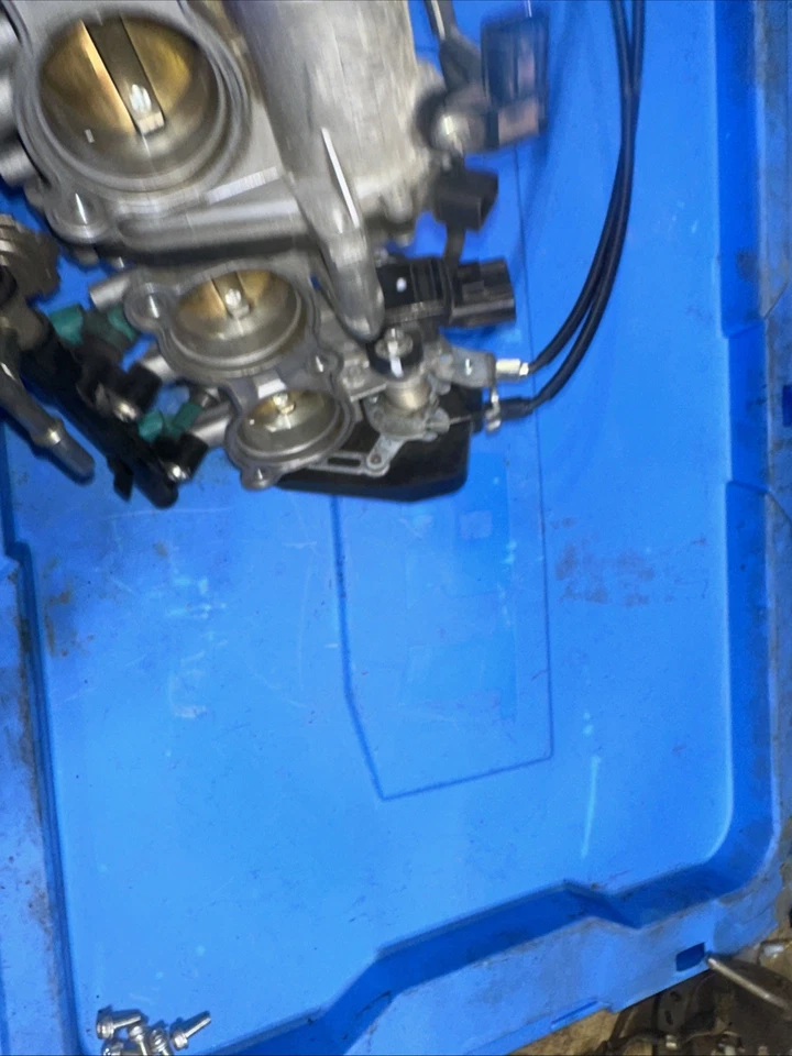 09-14 Yamaha YZF R1 Completo INYECTORES DE COMBUSTIBLE ADMISIÓN CUERPOS DEL ACELERADOR CUERPO 11 12 13 Foto 4 de 4