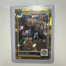 Isaiah Wong Gold Cracked Ice /10 2034-24 Panini Premium Stock