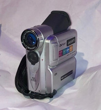 Sony Handycam DCR-TRV MiniDV/Memory Stick Camcorder 8x Zoom 2.0" LCD Silver